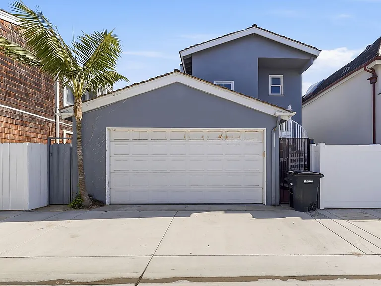 2104 E Ocean Blvd — Photo 32