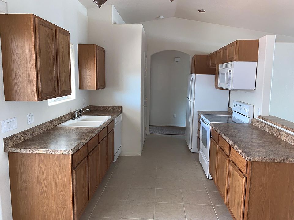 2nd image of 827 E Louise Ct