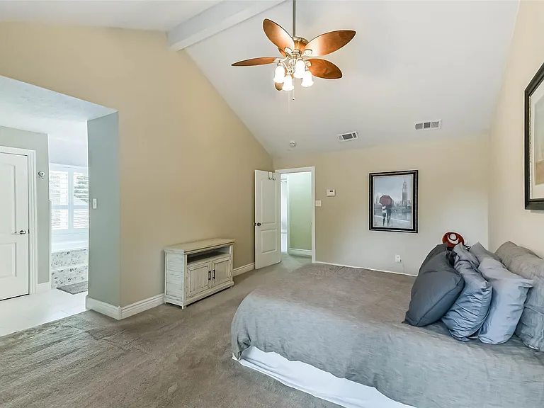 3911 Cherry Forest Dr — Photo 28