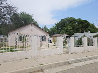 4729 Glendale Rd NW, Albuquerque, NM 87105