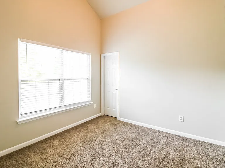 412 Peterson Dr — Photo 15