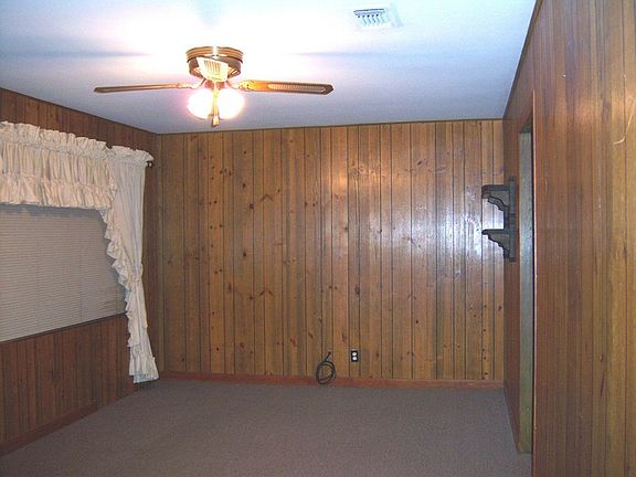 3rd image of 119 Oleander St