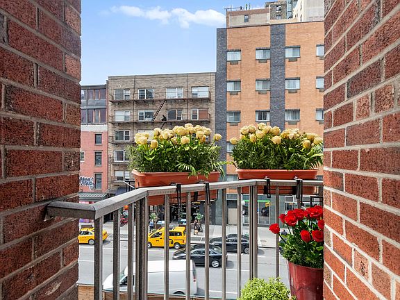 5th image of 170 W 23rd St APT 3S