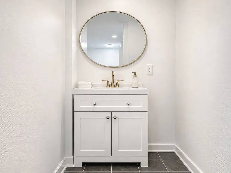 208 Warren St #4 — Photo 13