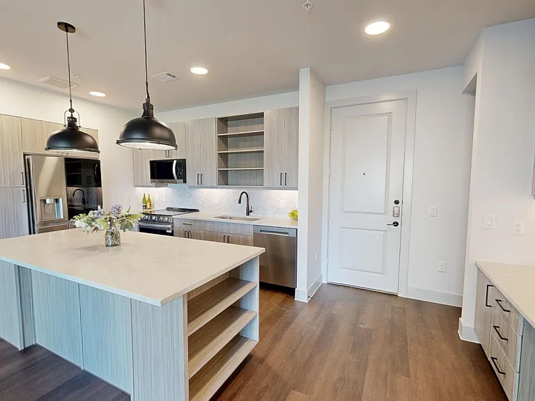 2200 Olympus Blvd — Photo 17