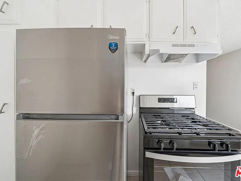 2038 S Holt Ave #16 — Photo 8
