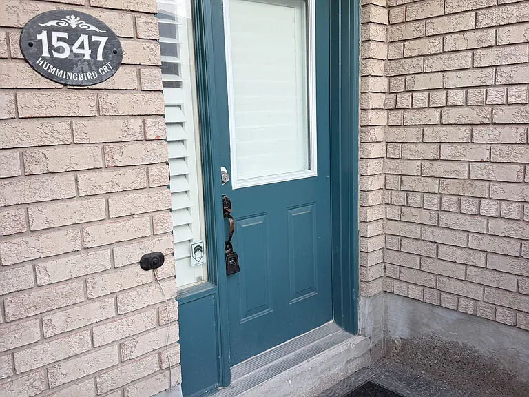 1547 Hummingbird Ct — Photo 2