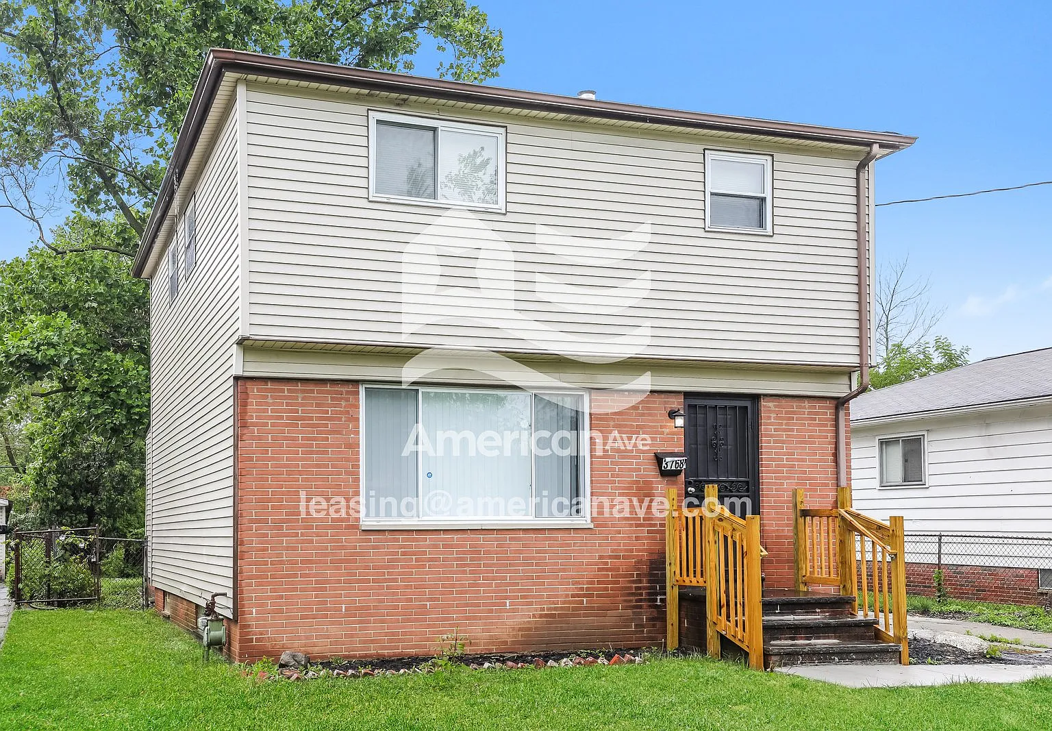 3 bed, 1.5 bath, 1332 sqft, $1,497 — Photo 2