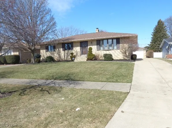 3100 King Richard Dr, Parma, OH 44134