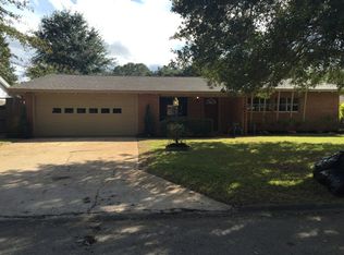 321 Leonard St, Angleton, TX 77515