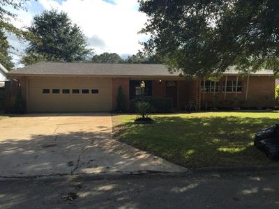 321 Leonard St, Angleton, TX, 77515