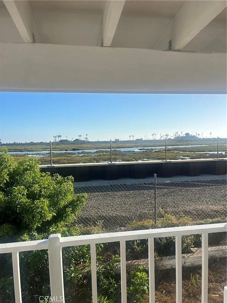 3 bed, 1346 sqft, $5,500 — Photo 1