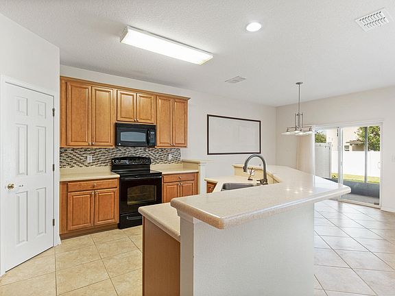 5th image of 514 Wooded Crossing Cir