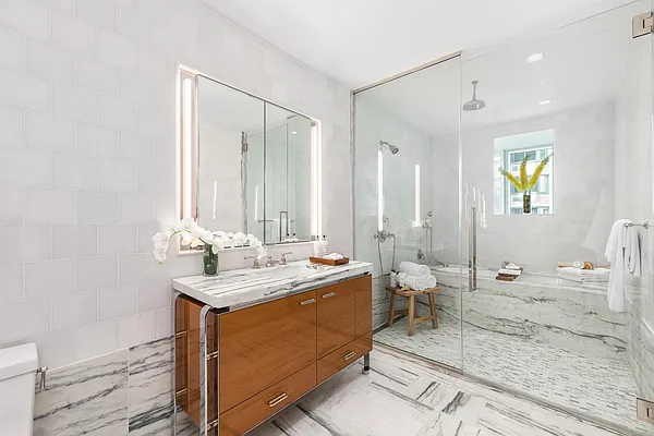 Sold by Douglas Elliman | media 24