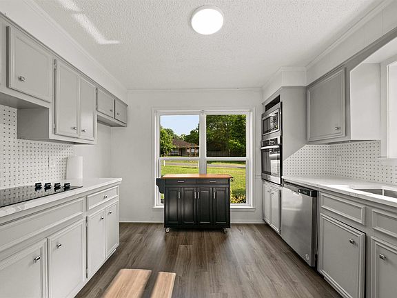 5th image of 10588 Clear Cove Dr