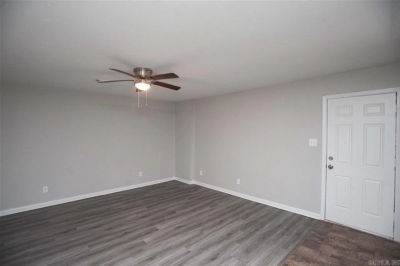 1 bed, 1.0 bath, 688 sqft, $825 — Photo 3
