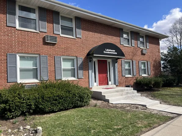 1335 W Main St APT 4, Lake Geneva, WI 53147