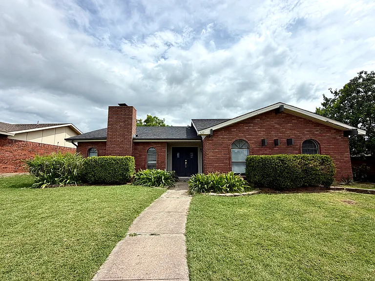 5221 Reed Dr — Photo 2