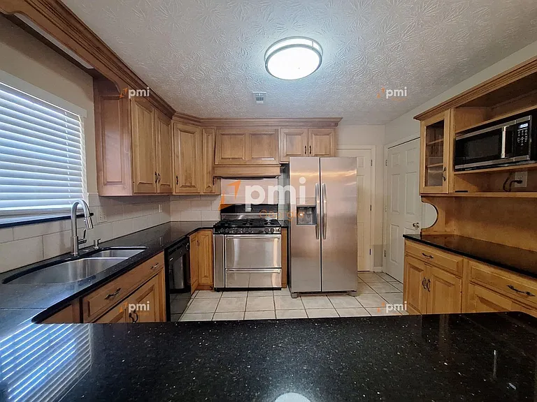 160 Braelinn Cts — Photo 2