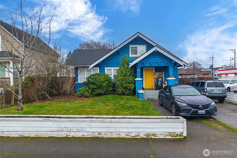 2nd image of 3812 S Thompson Avenue