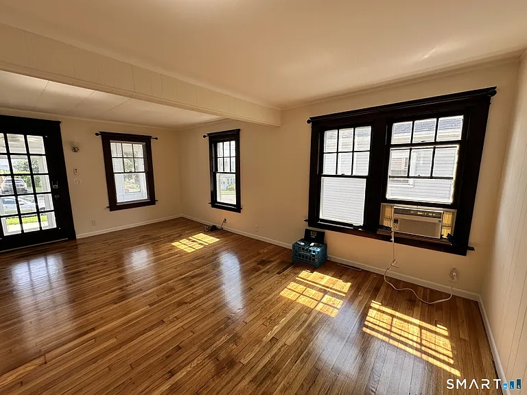 128 Grove Pl — Photo 5