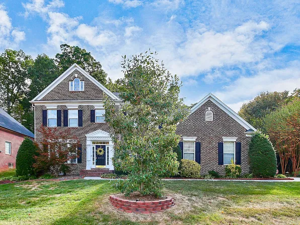 2208 Mount Isle Harbor Dr, Charlotte, NC 28214