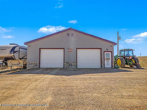 3rd image of 1009 Roberts Rd