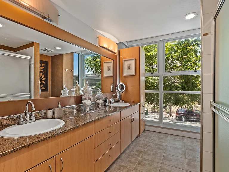 300 W Beech St #3 — Photo 18