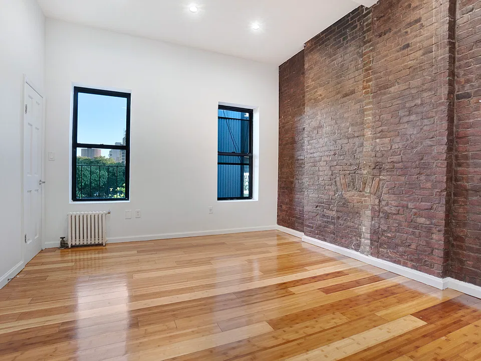 31 E 1st St #5C