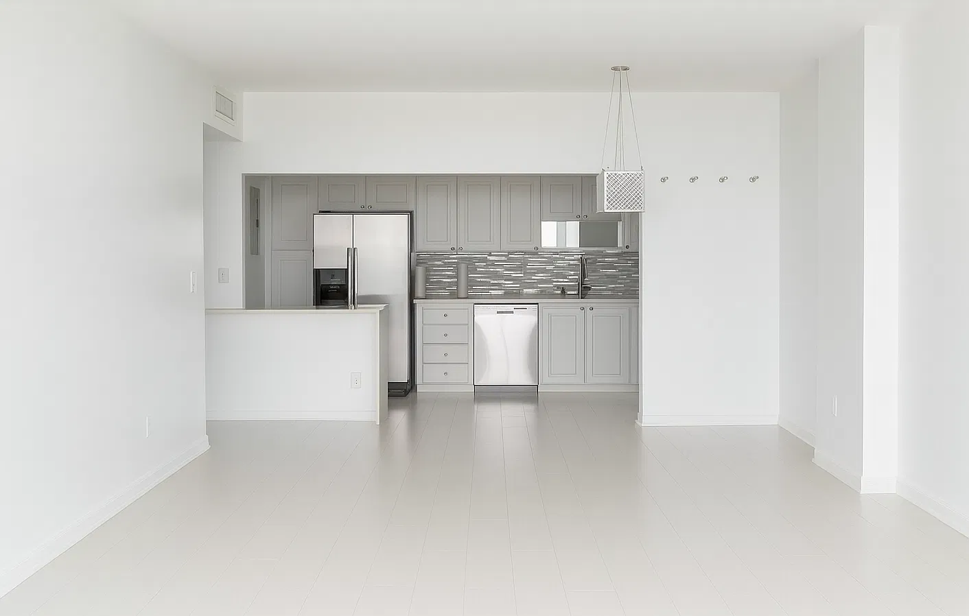 19390 Collins Ave — Photo 2