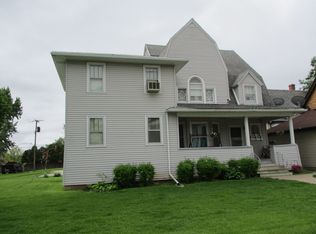 624 8th St, La Salle, IL 61301