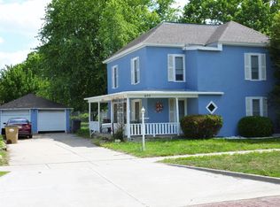 655 W 2nd St, Hoisington, KS 67544