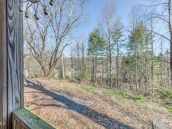 2nd image of 1424 Reedy Creek Rd