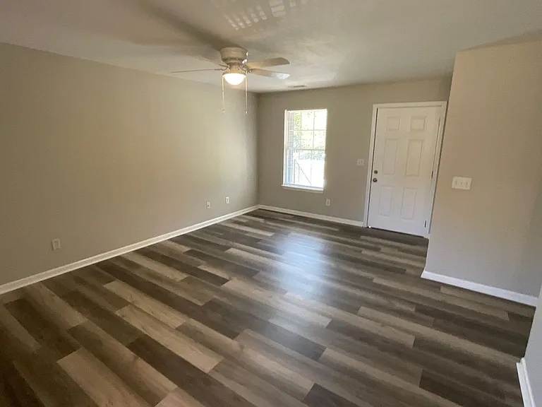 303-305 Wax Rd SE #307 — Photo 5
