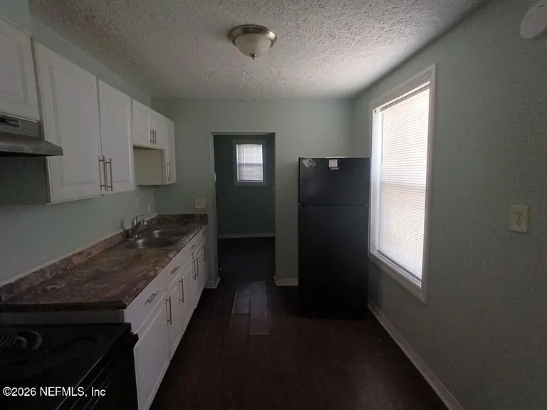 2542 Wilcox St — Photo 5