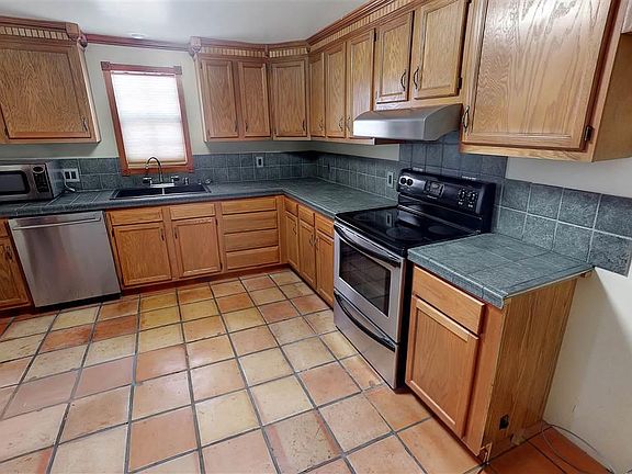 5th image of 913 Avenue G