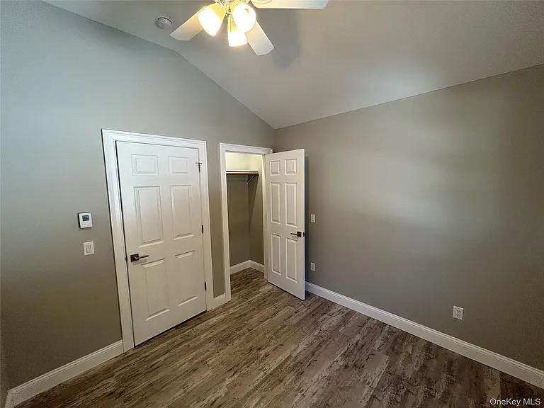 135 Gale Rd #UPSTAIRS — Photo 19