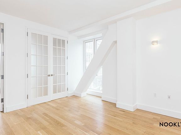 3rd image of 74 Maujer St #5Z
