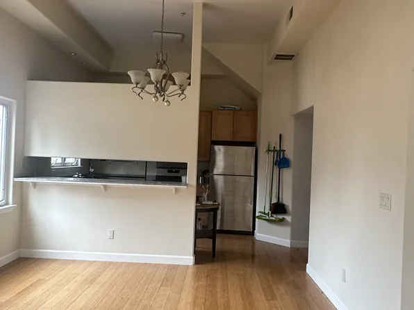 829 Donohoe St, East Palo Alto, CA 94303