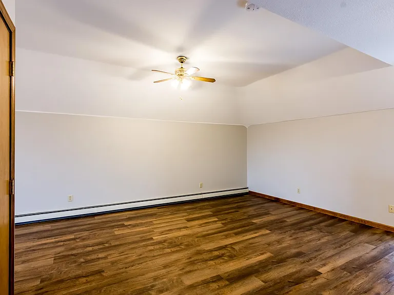 535 W Berry St #5 — Photo 16