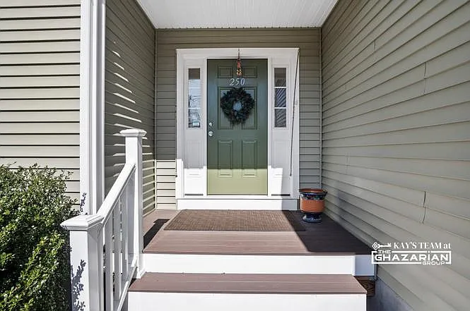 250 Willow St — Photo 3