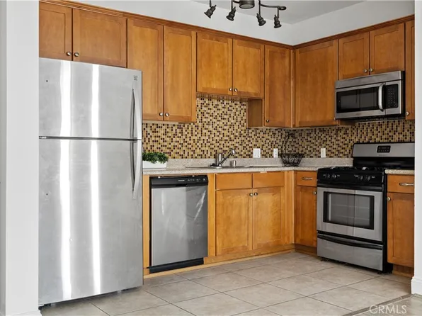 6938 Laurel Canyon Blvd Unit 304, North Hollywood, CA 91605