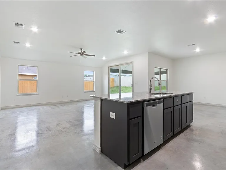 797 Freedom Cir — Photo 9