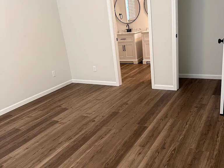 906 W Victory Dr — Photo 8