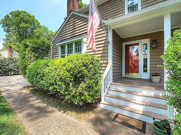 Front Sidewalk-Entrance