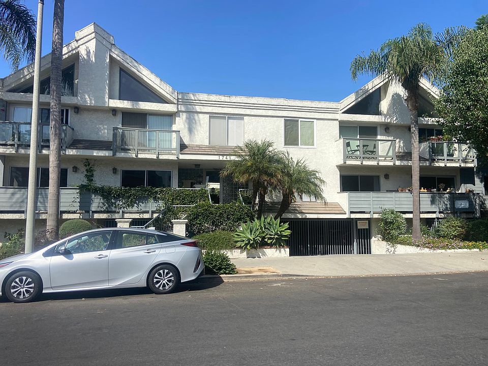 1st image of 1741 Granville Ave APT 207