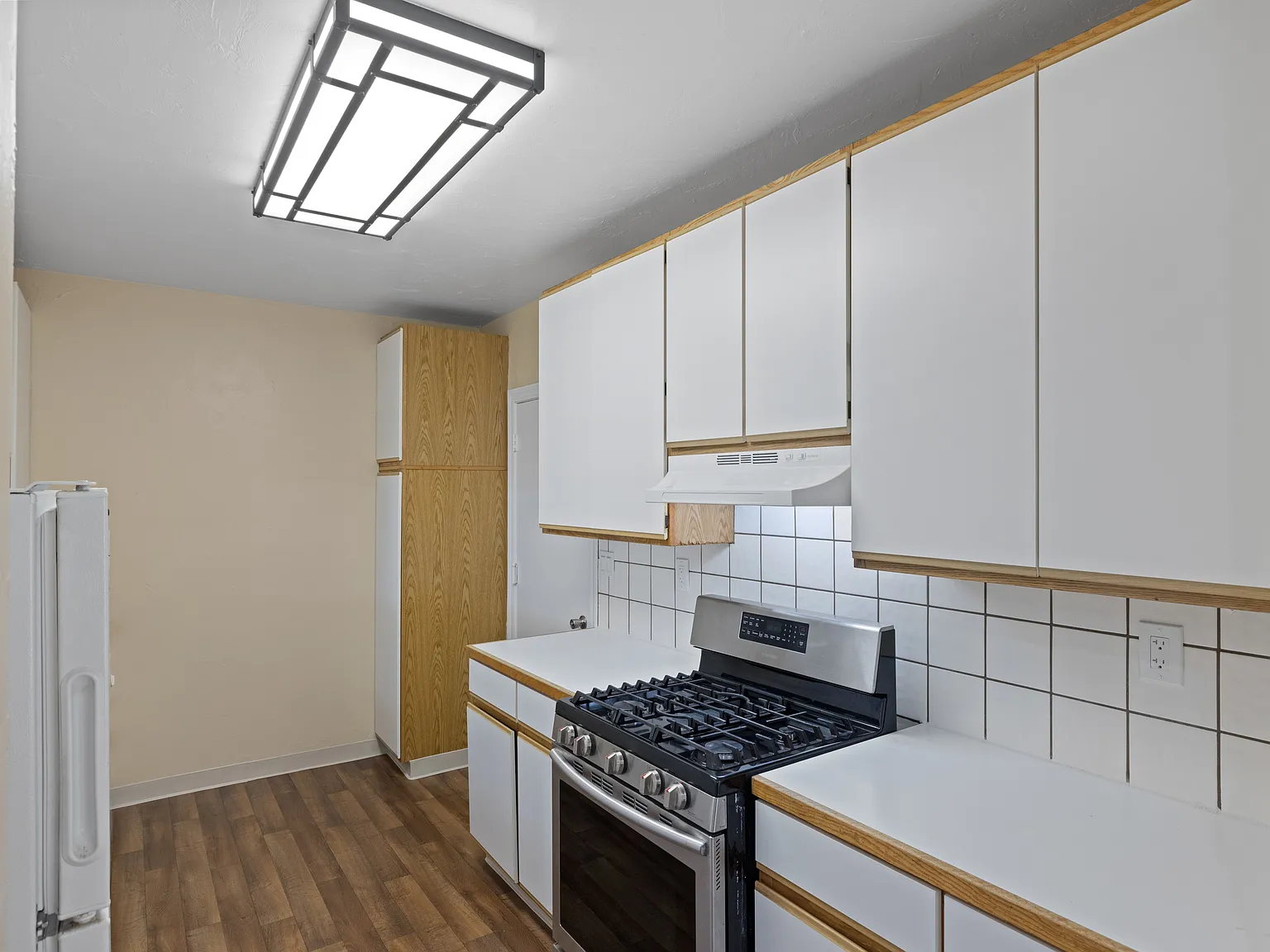 3 bed, 2.5 bath, 1700 sqft, $3,595 — Photo 2
