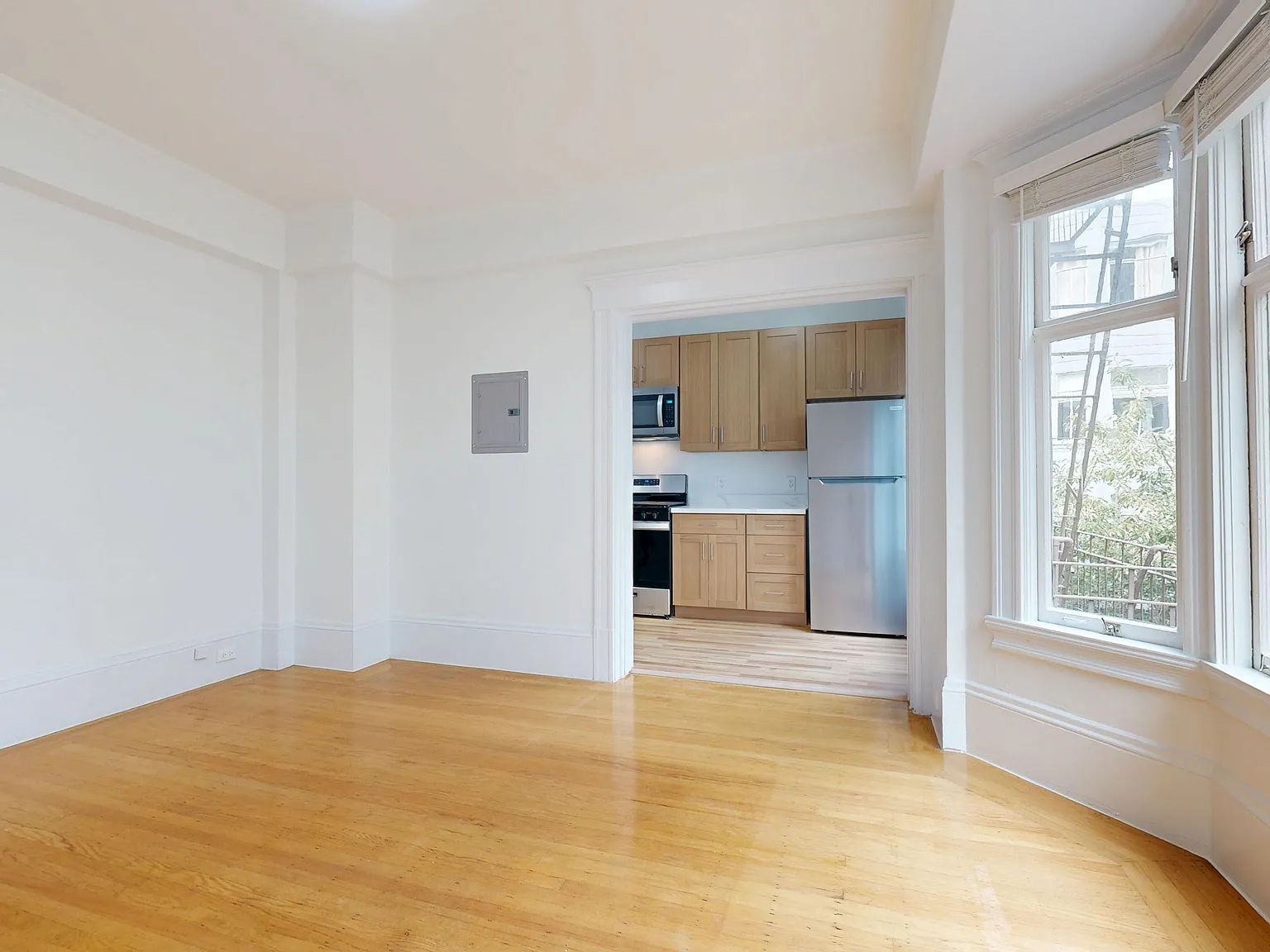 1060 Bush Street — Photo 2