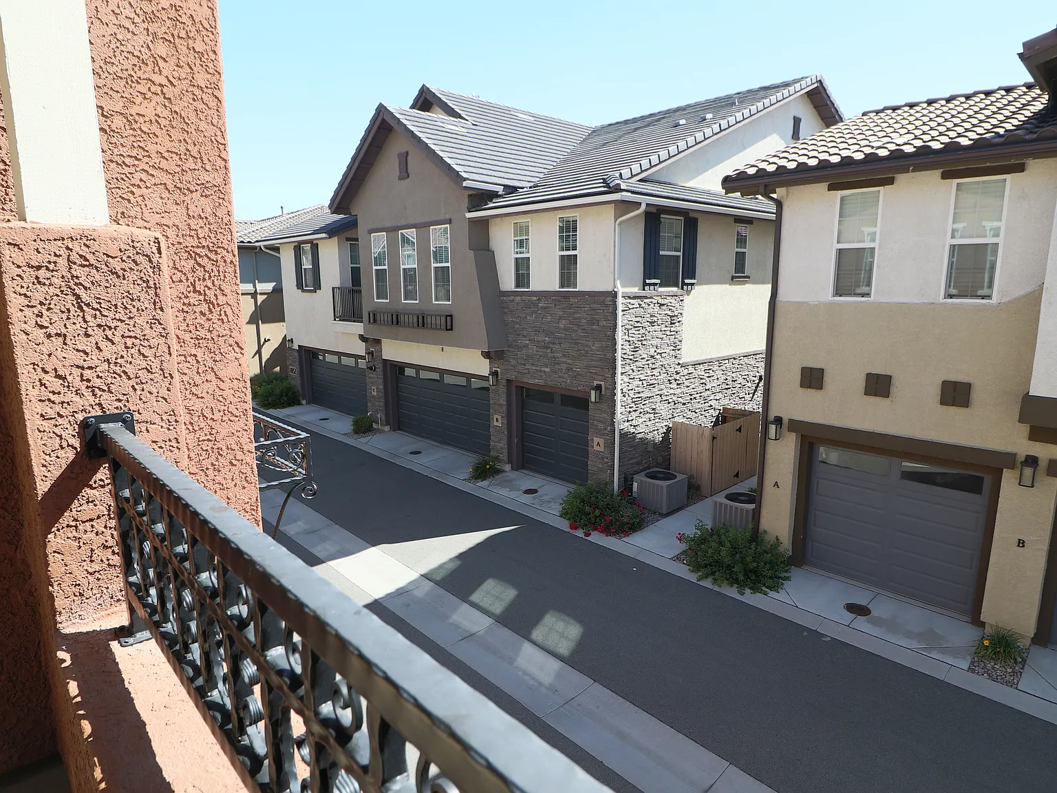 2 bed, 1309 sqft, $2,495 — Photo 3
