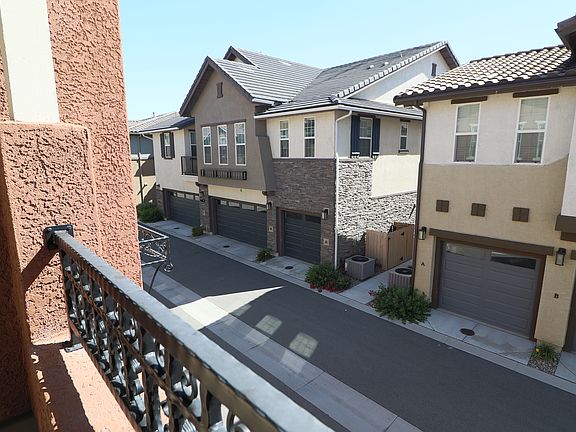 3rd image of 1860 Sea Horse Rd #A